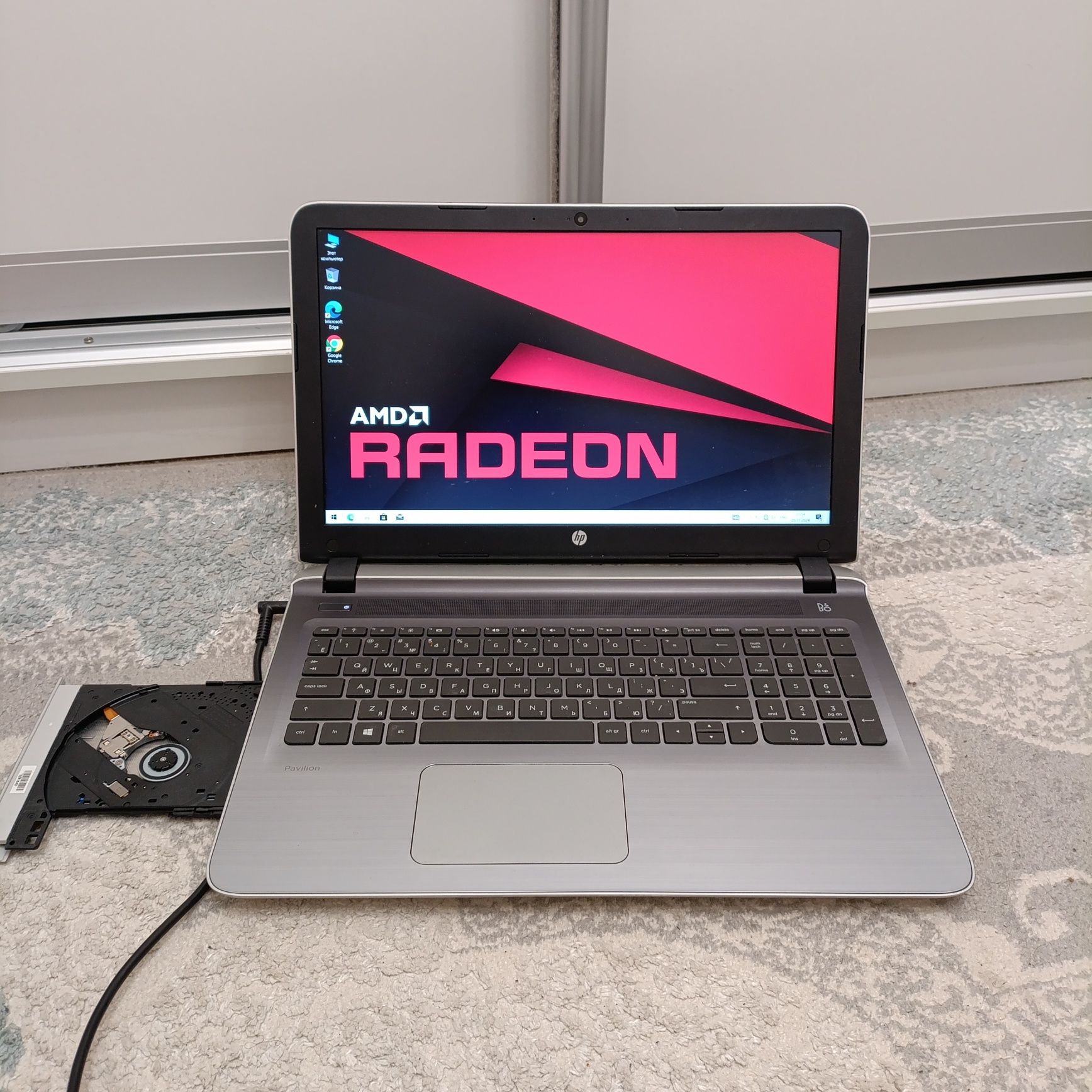 HP Pavilion 15/Intel Core i3-6100U/SSD-128GB/ОЗУ-8GB/Windows 10 Pro