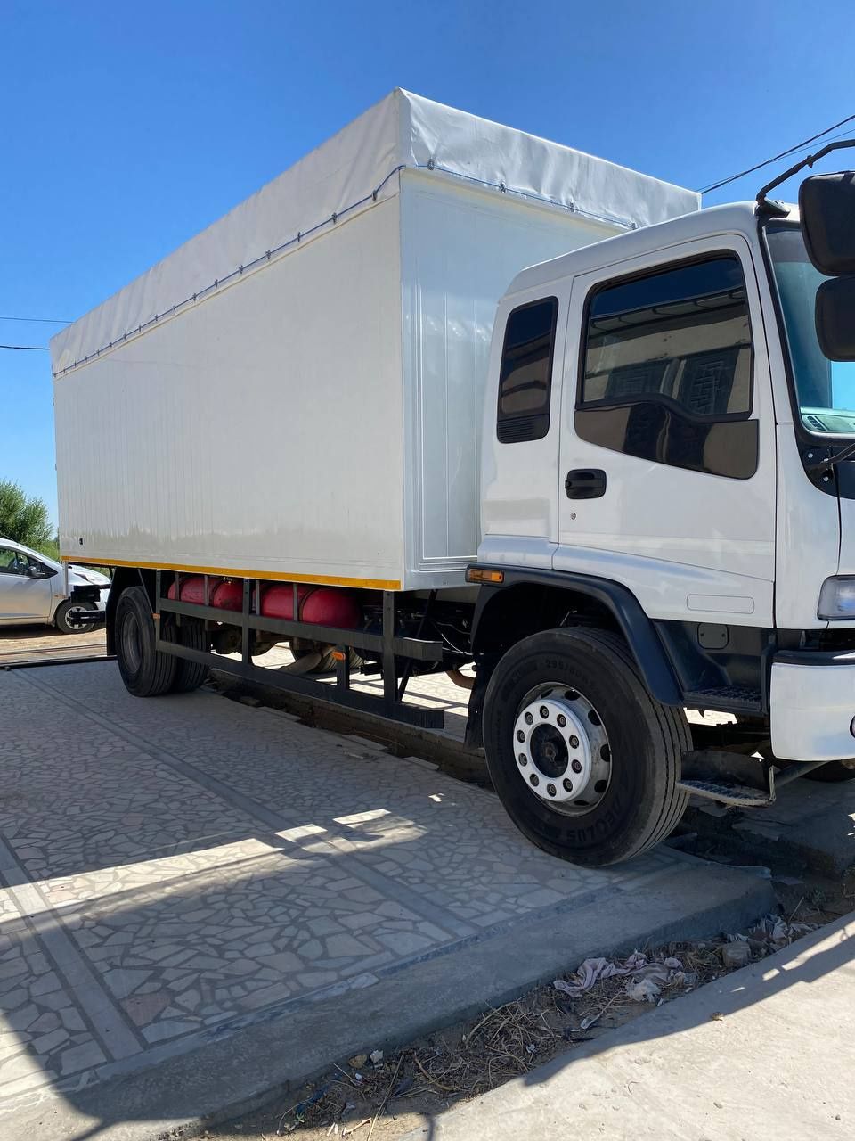 Isuzu 10 tonaligi