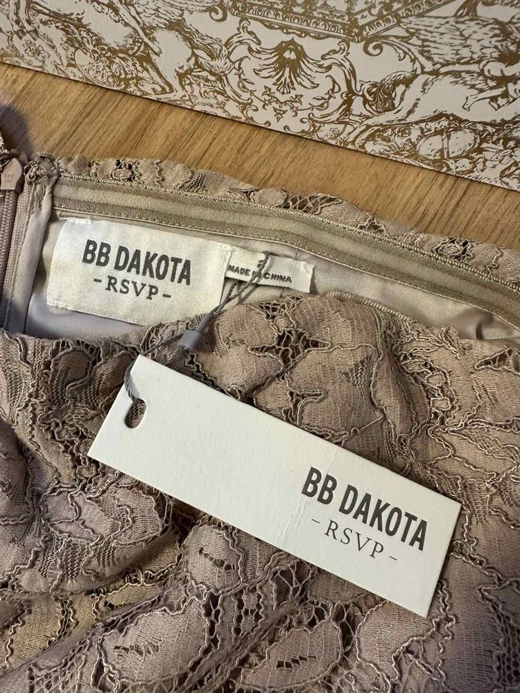 Нова дантелена рокля BB Dakota с етикет