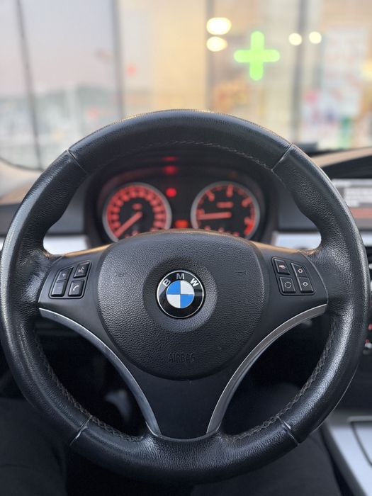 Bmw e91 320d~navi~panorama~bi-xenon~184 cai putere