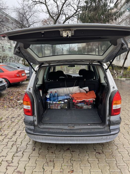 Vand Opel Zafira, 1.6 , 16V, benzina, EURO 4, 7 locuri, culoare gri