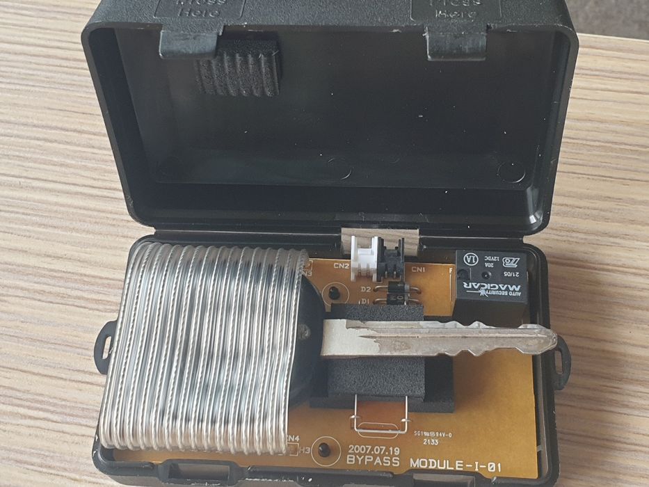 Pornire motor + inchidere centralizata din telecomanda COMPUSTAR