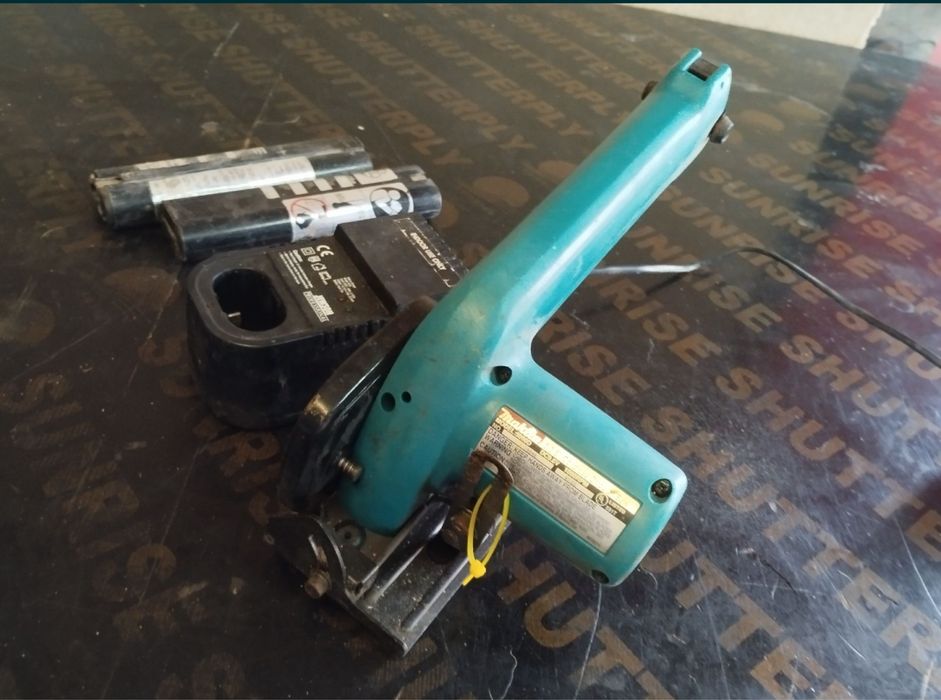 Циркуляр мини на батерии макита МΑΚΙΤΑ