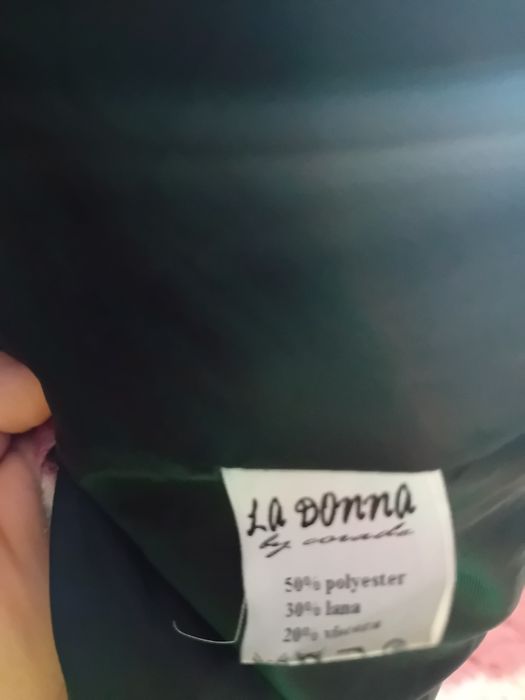 Palton negru cu flori