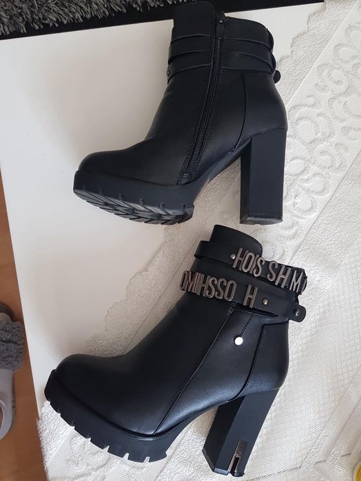 Стилни Дамски боти