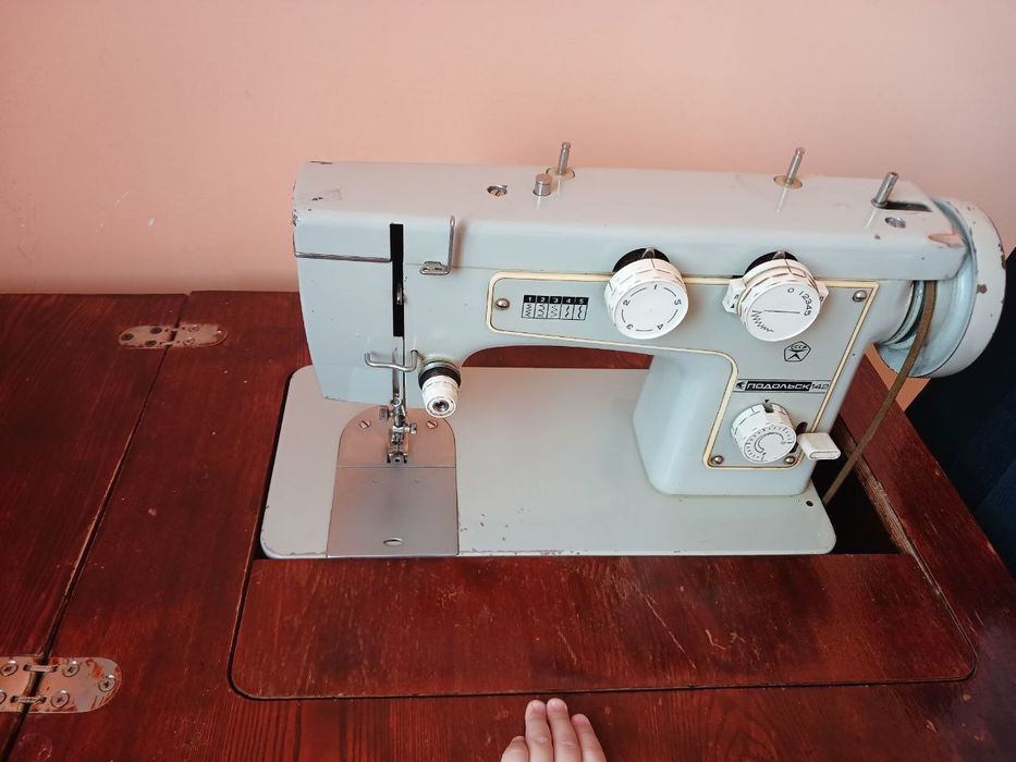 Тикув машинаси. Сотоли бор.