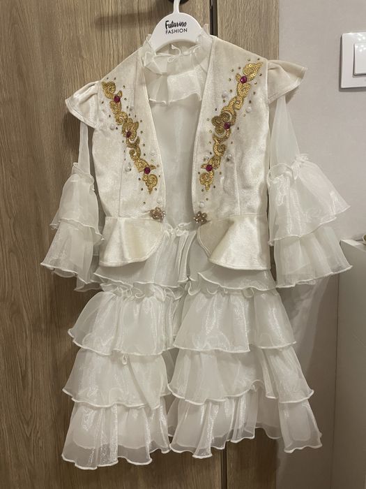 Продам казахский национальный костюм для девочки Б/У