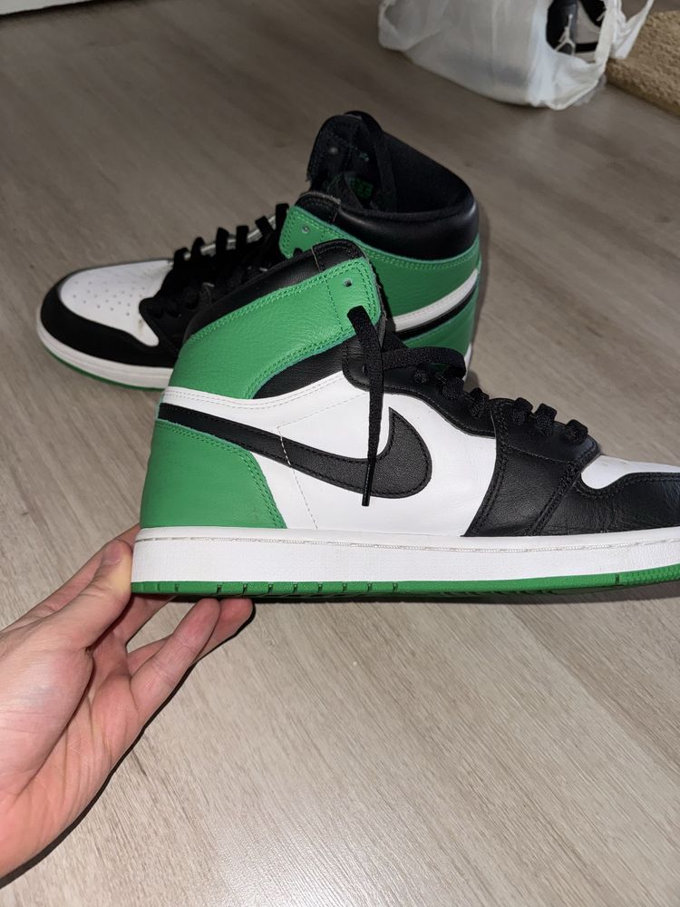 Air Jordan 1 HIGH Lucky Green