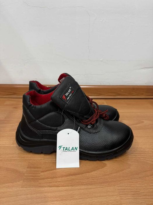Продается спец. ботинки с металлическим носком TALAN 41 размера