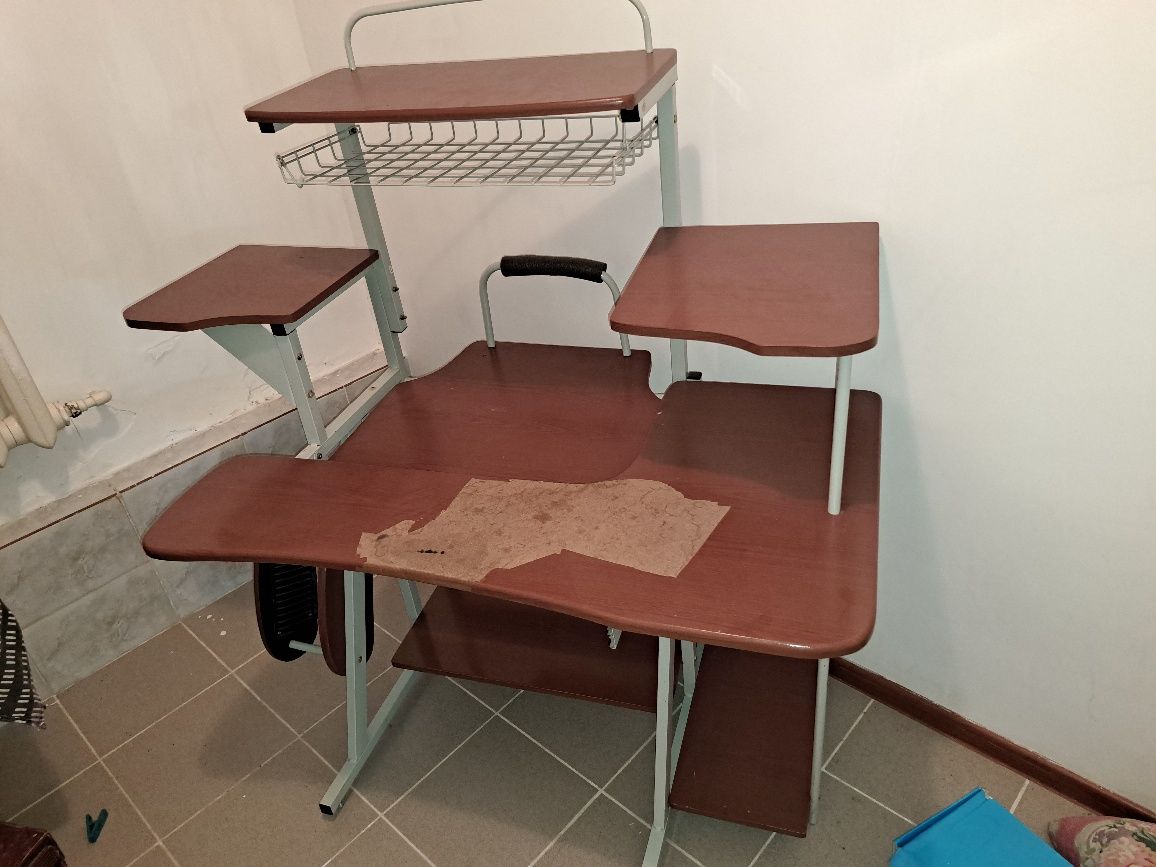 Компьютерный стол