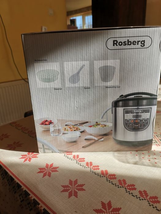 Мултикукър нов, години гаранция. 10програми, литра.