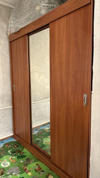 Продам шкаф  в спальную в хорошем состоянии