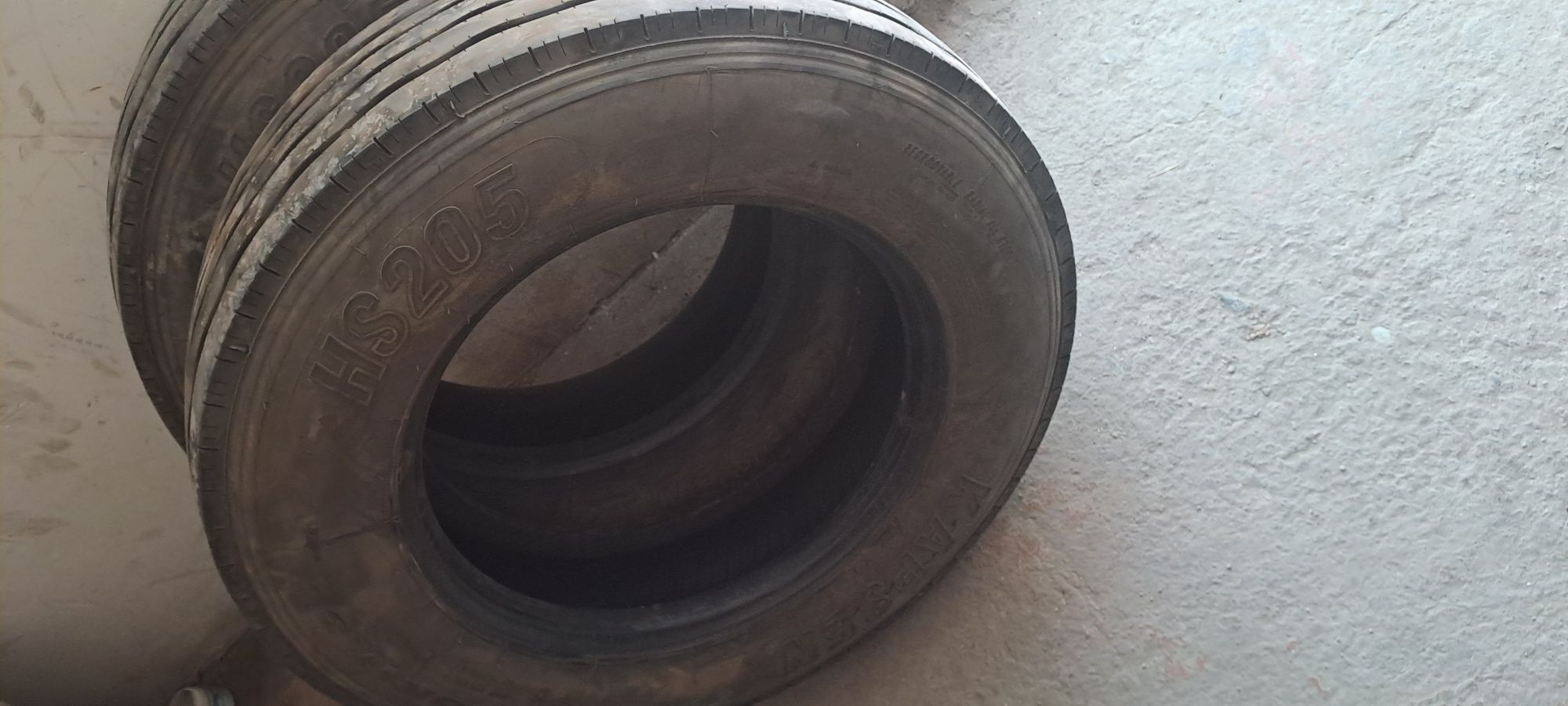 Kapsen 215 75  isuzu bolon  2 dona