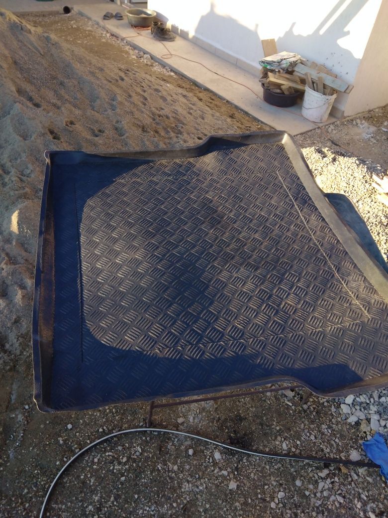 Huse auto Tavita portbagaj chingi auto piese Logan 1,2 benzina lunete