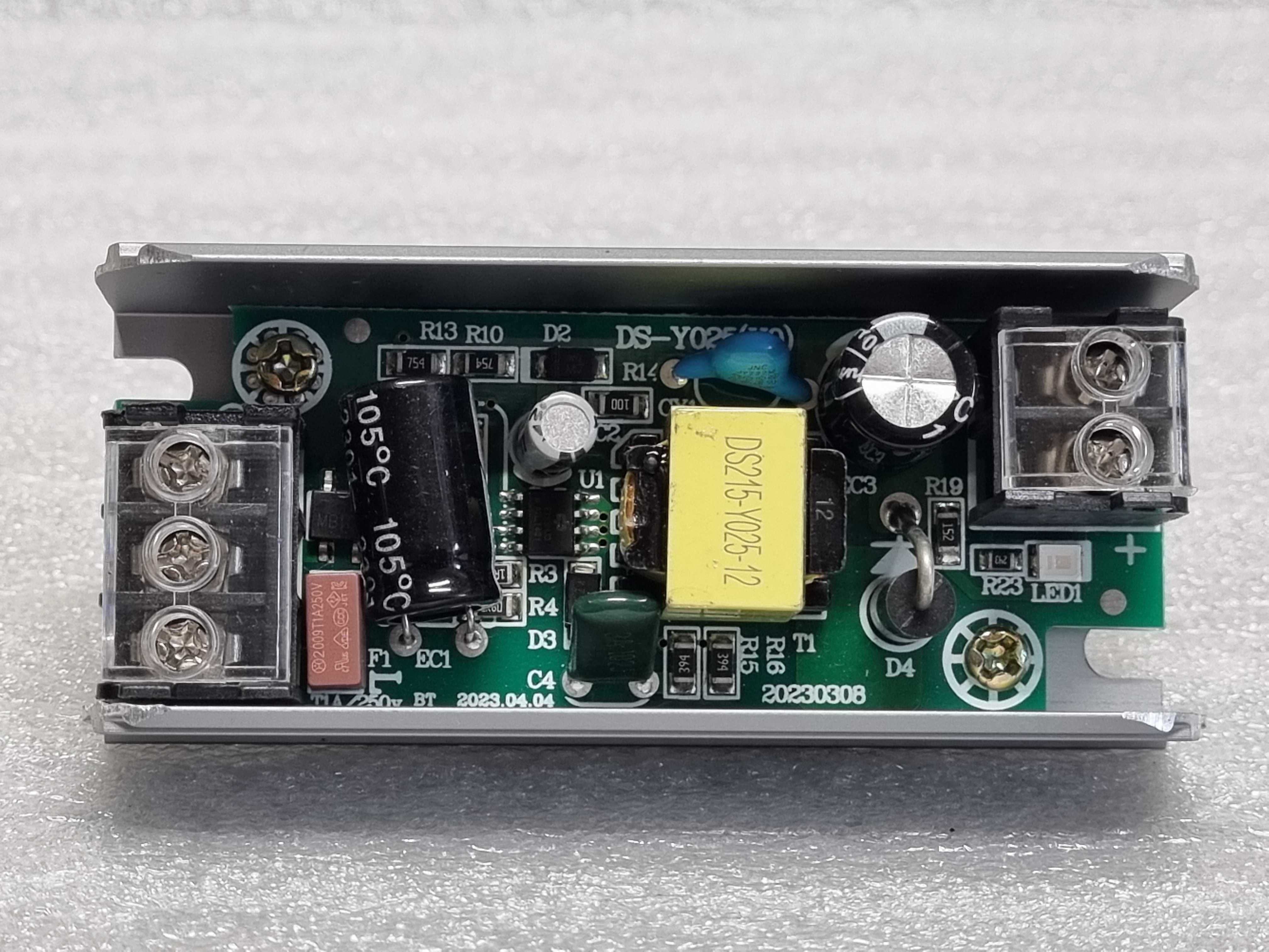 Захранване за LED осветление 12V, 60W (макс.). Изгодни отстъпки!