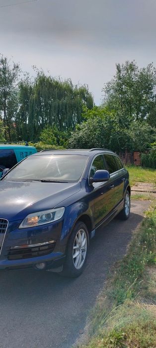 Vând Audi q7 pentru dezmembrari masina merge foarte bine schimba bine