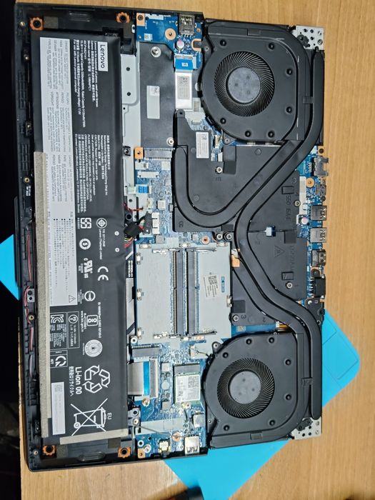 Dezmembrez Lenovo Legion 5 15ARH05  defect ,incomplet