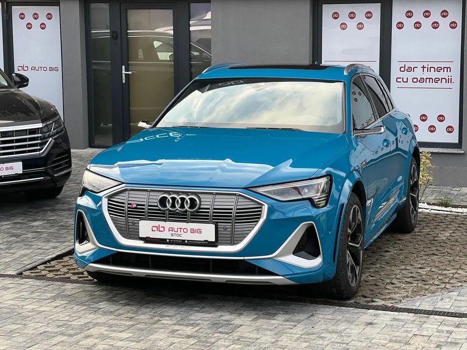 Audi e-tron Audi E-Tron S Quattro