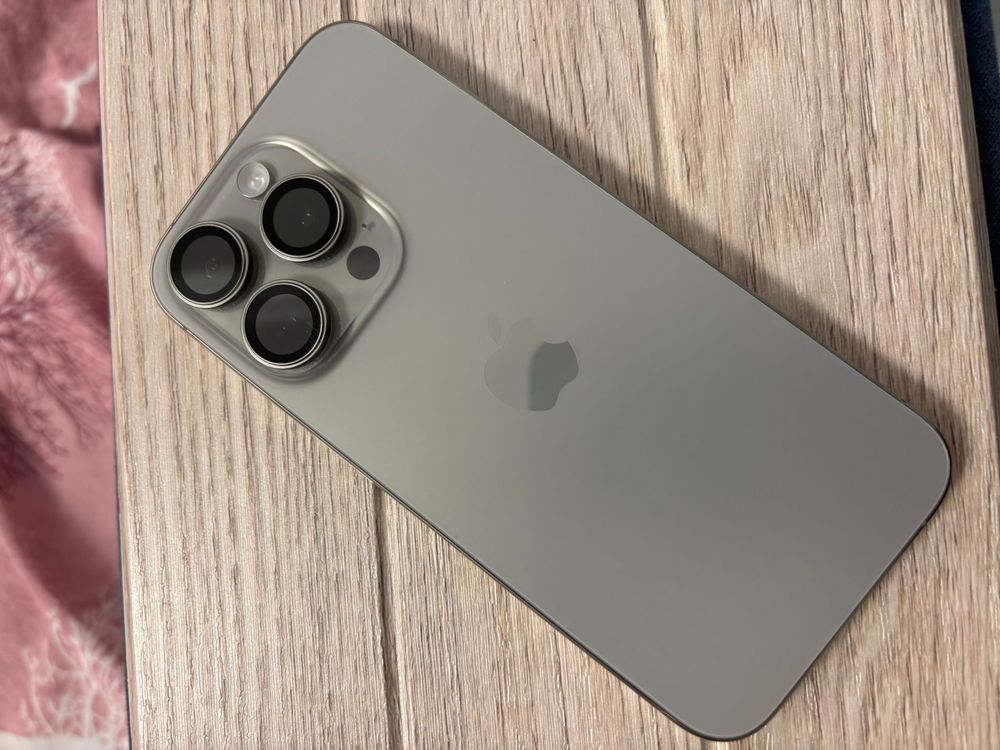 IPhone 15 pro 256 gb