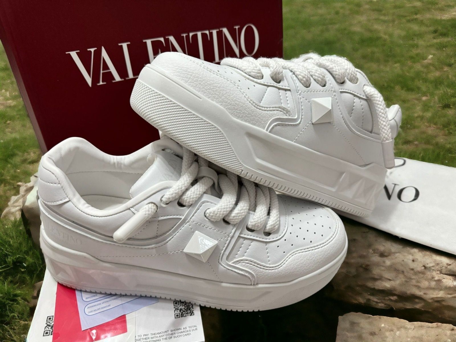 Adidași Valentino Garavani Premium