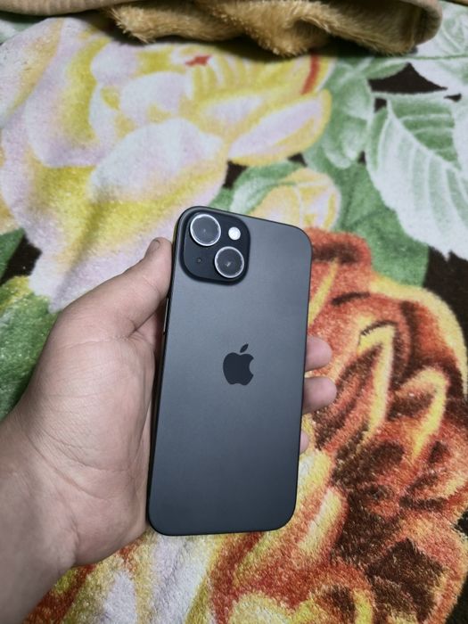 Продам iPhone 15 на 256 gb