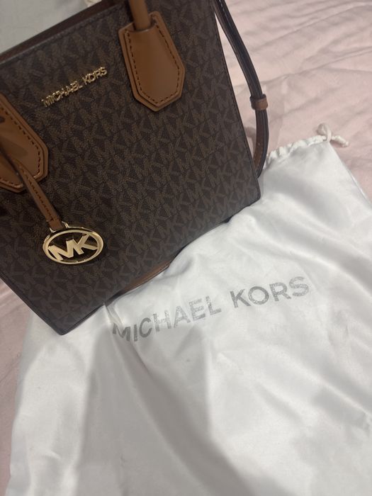 Оригинална чанта на Michael kors