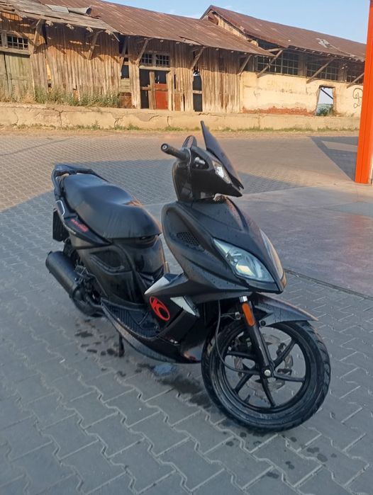Vând scuter kimko 49cc
