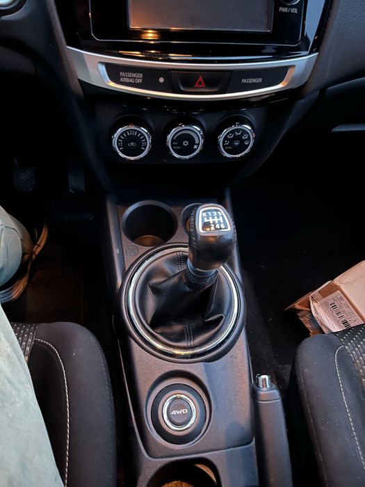 Vand Mitubishi asx facelift 4x4 la buton ,165000 km