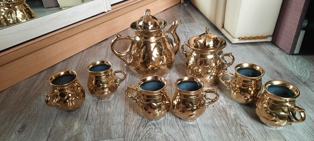 Продаю чайный сервиз