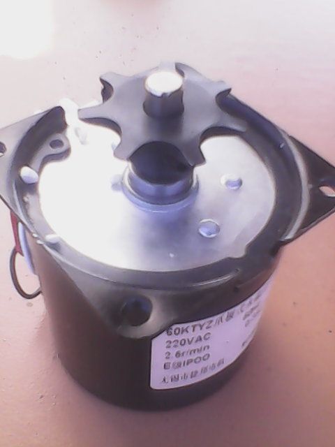 Мотор за инкубатор.  Система за превъртане на яйцата в инкубатора.