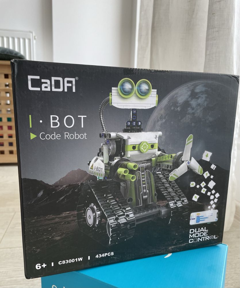 Robot CADA - tip lego