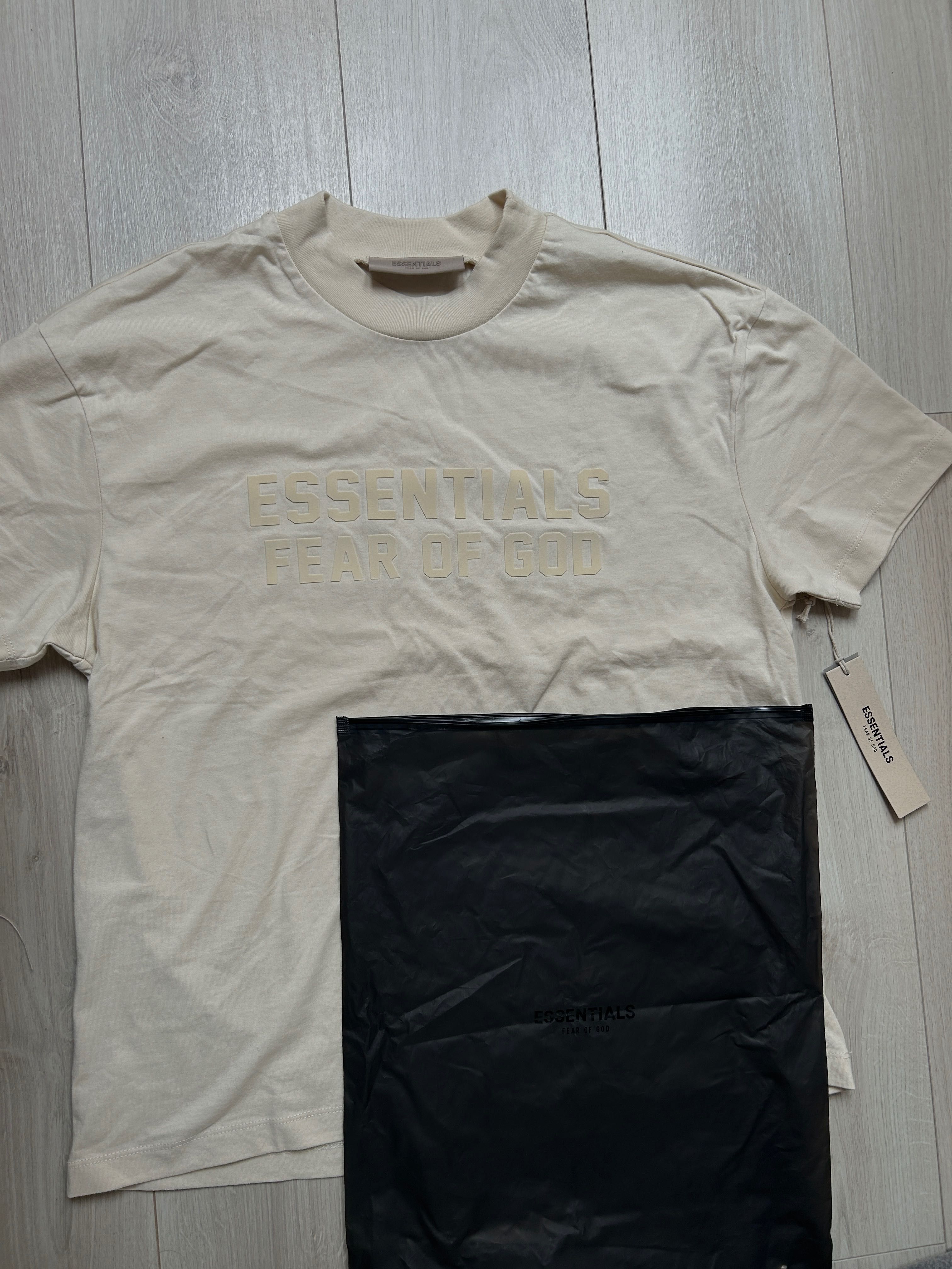 Essentials tshirt