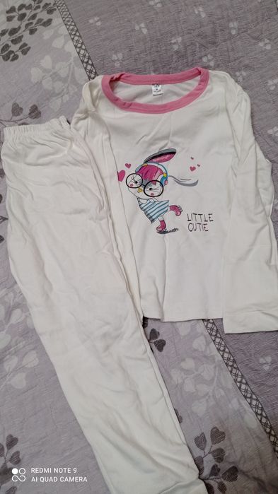 Кофточки в хорошем состоянии на 6-8 лет.Цена за одну