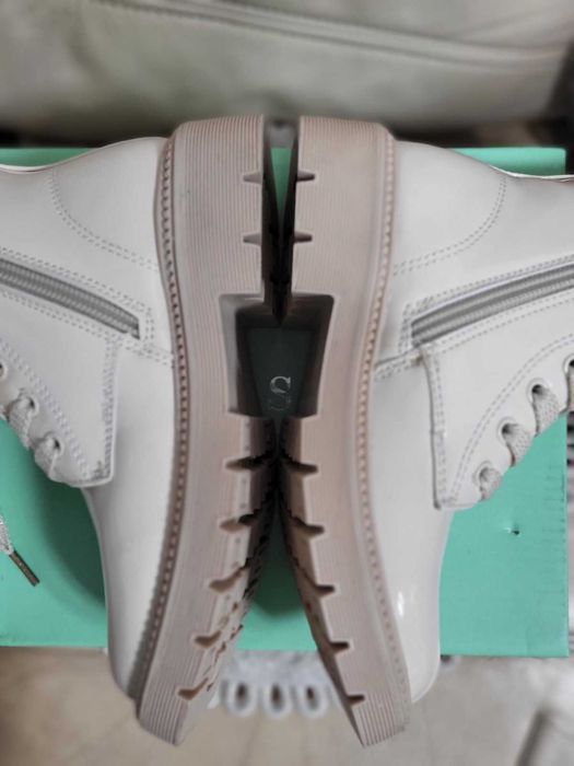 Нови бежови боти - 30 номер