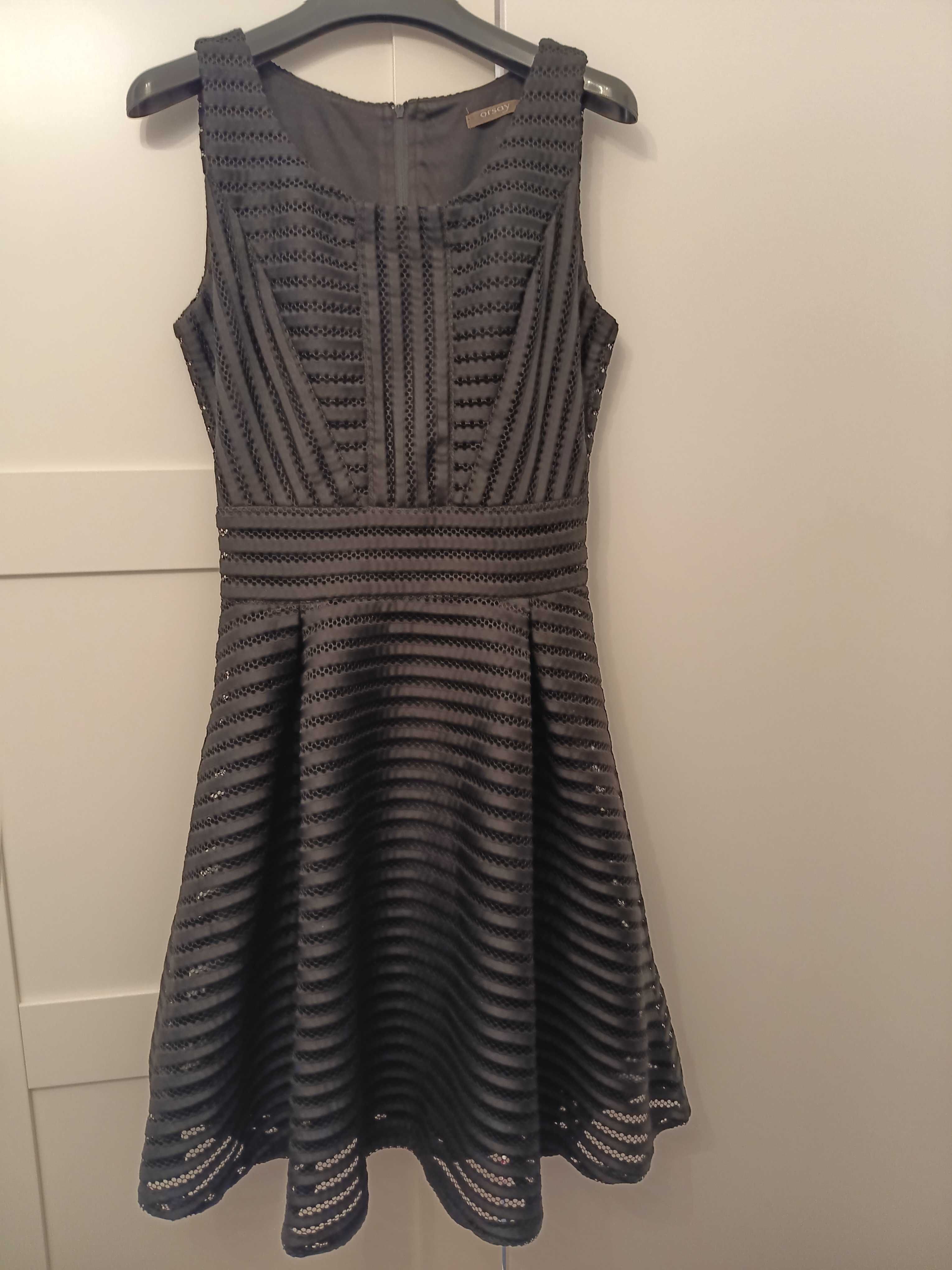 Rochie neagra Orsay.