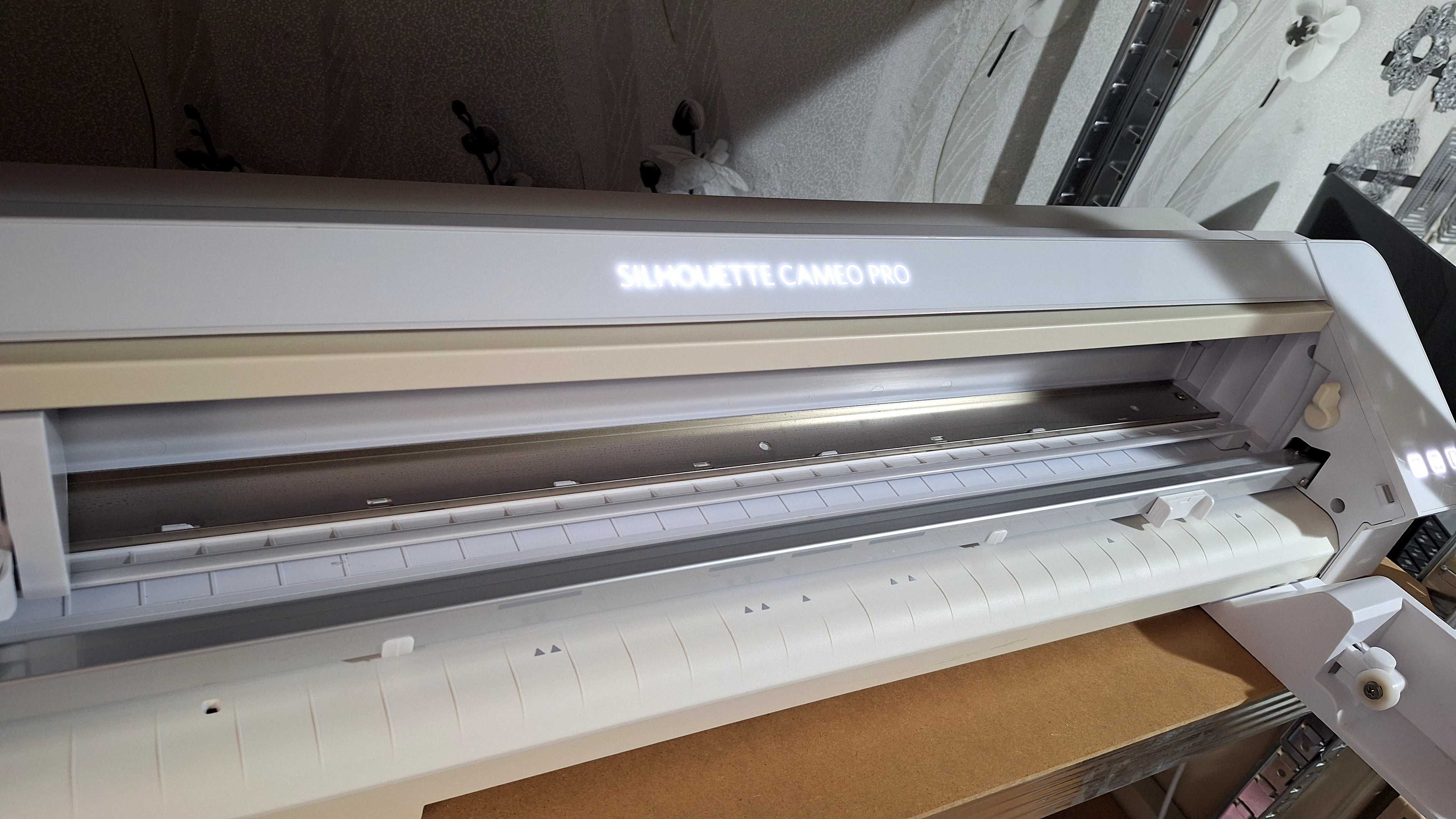 Silhoette Cameo Pro 4 Режещ плотер