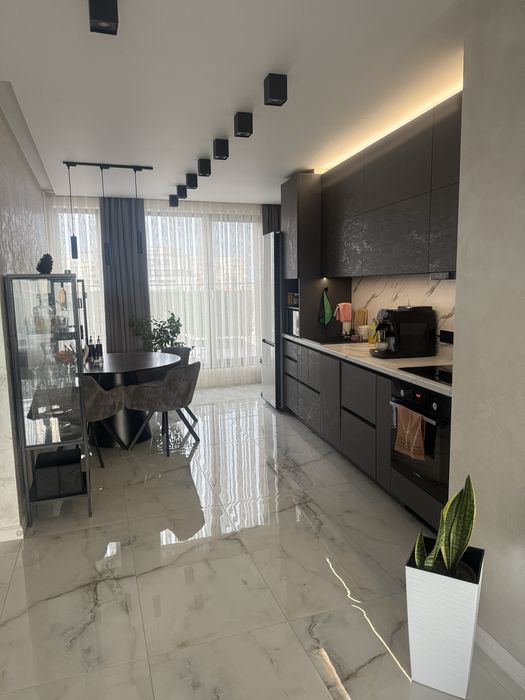 Многостаен 180м2 луксозен ремонт и обзавеждане