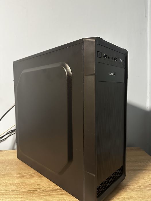 Компютър за лек гейминг / Бюджетен компютър