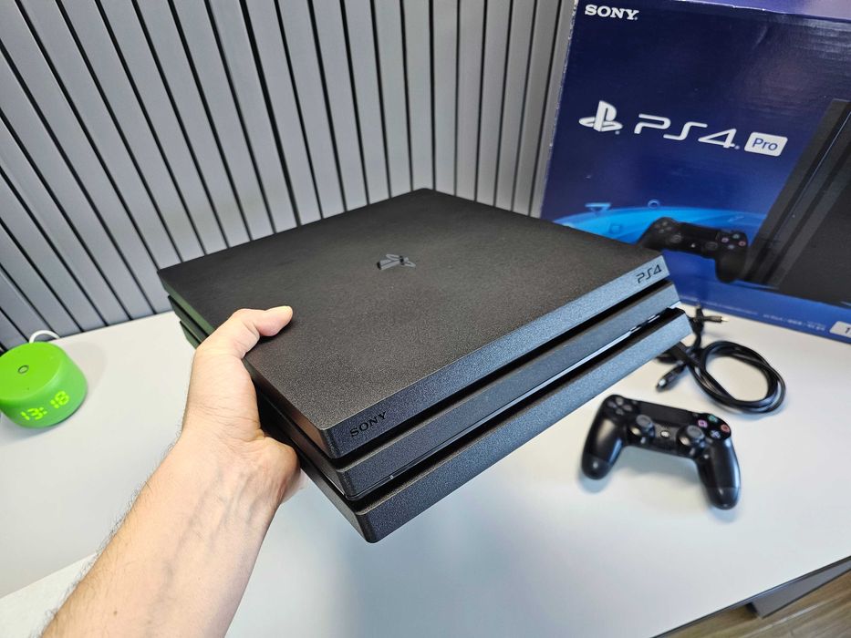 ПРОДАМ PlayStation 4 PRO 1TB + 20 Топ Играми / Состояние ОТЛИЧНОЕ.