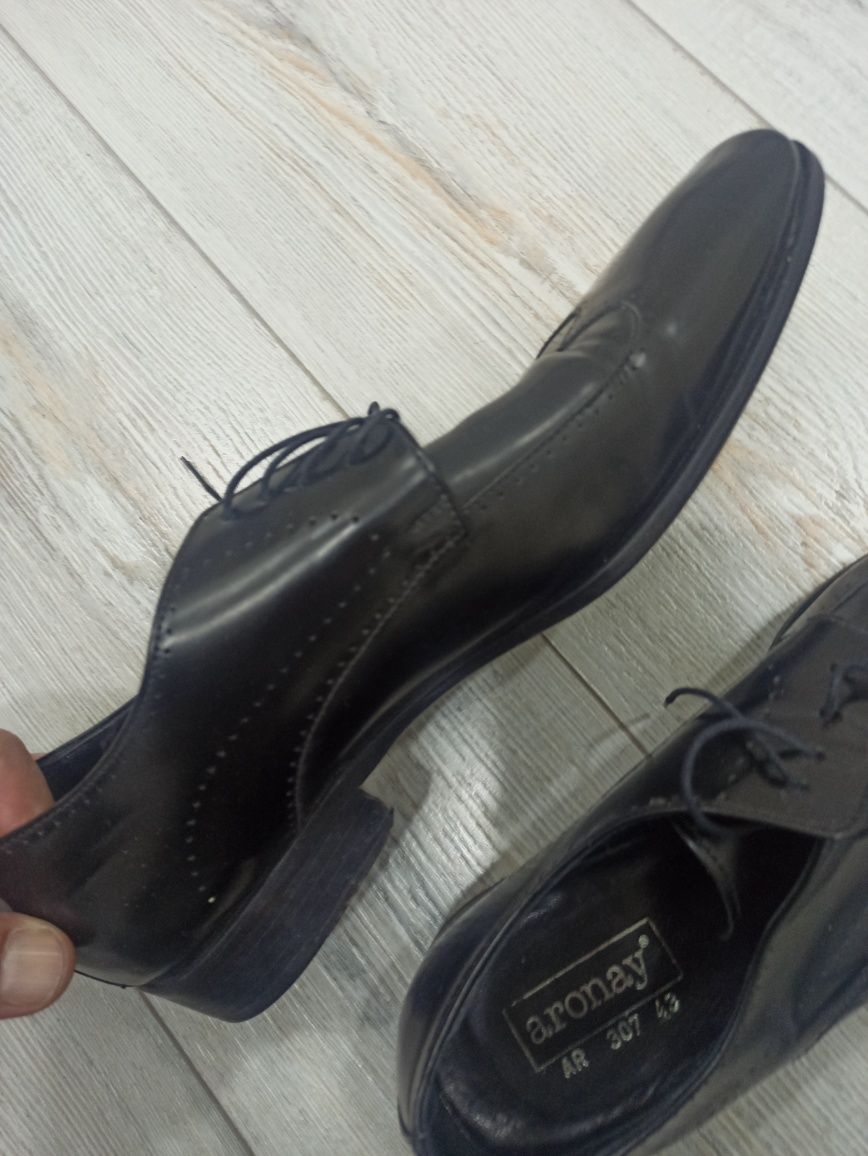 Лакированные туфли Турецкие 43 размера отличного состояния