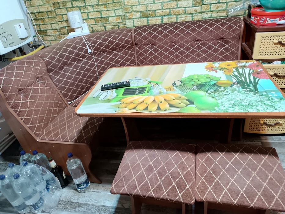 Coltar bucătărie 1,60m / 1,10m, de 6 locuri, inclus două scaune și m