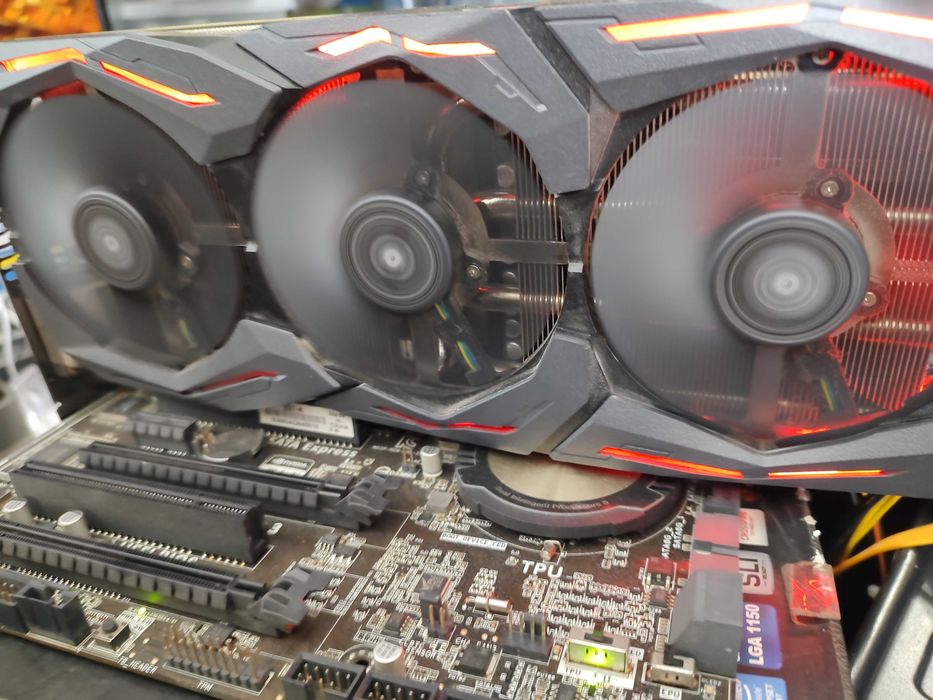Placa video ASUS Radeon RX 480 STRIX GAMING O8G 8GB GDDR5 256-bit