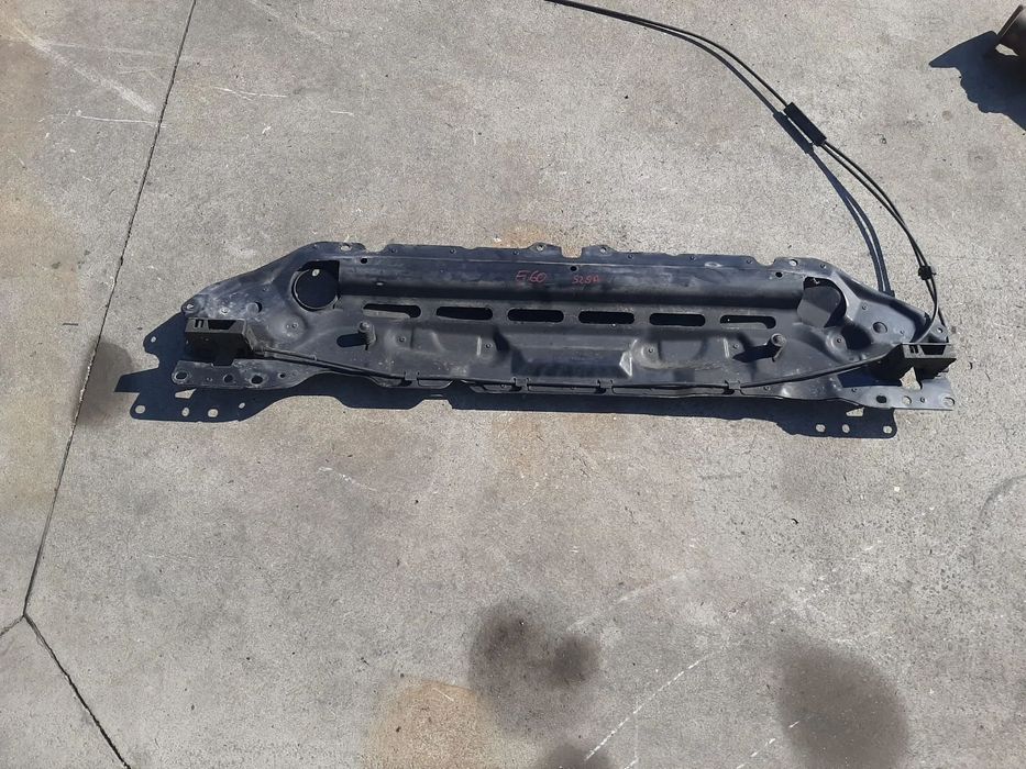 traversa superioara cu broaste capota  bmw seria 5 e60  5164-7033741