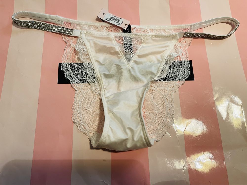 Lenjerie intima Victoria’s Secret