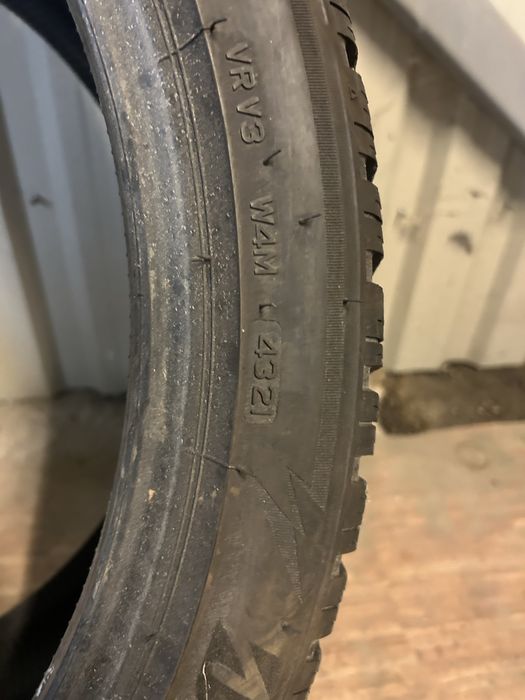 2бр.зимни гуми Bridgestone 275/35/21