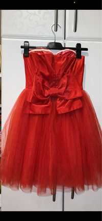 Официална червена рокля с панделка