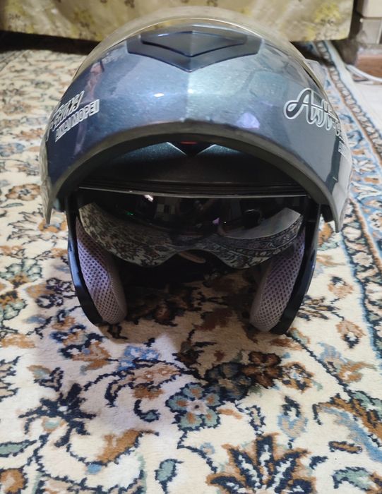 Продам мото шлем. Б/У. Размер L