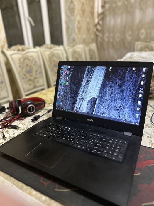 Продам Ноутбук 17.3 intel core i3, 8Г6 рам Geforce MX130, 1000 6 HDD