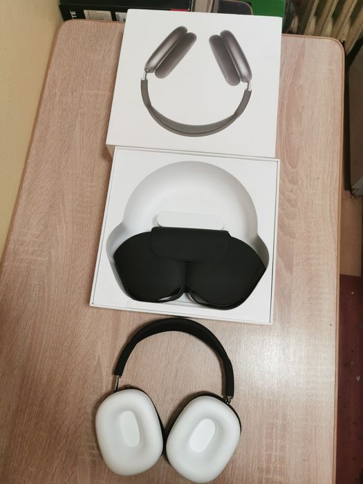 AirPodsMax model A2096