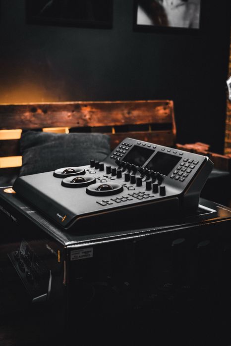 DaVinci Resolve Mini Panel